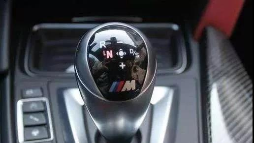 客車(chē)自動(dòng)破窗裝置,遙控自動(dòng)破玻器,破窗器,南冠破玻器 客車(chē)自動(dòng)破窗裝置,遙控自動(dòng)破玻器,破窗器,南冠破玻器