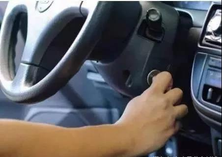 客車(chē)自動(dòng)破窗裝置,遙控自動(dòng)破玻器,破窗器,南冠破玻器 客車(chē)自動(dòng)破窗裝置,遙控自動(dòng)破玻器,破窗器,南冠破玻器